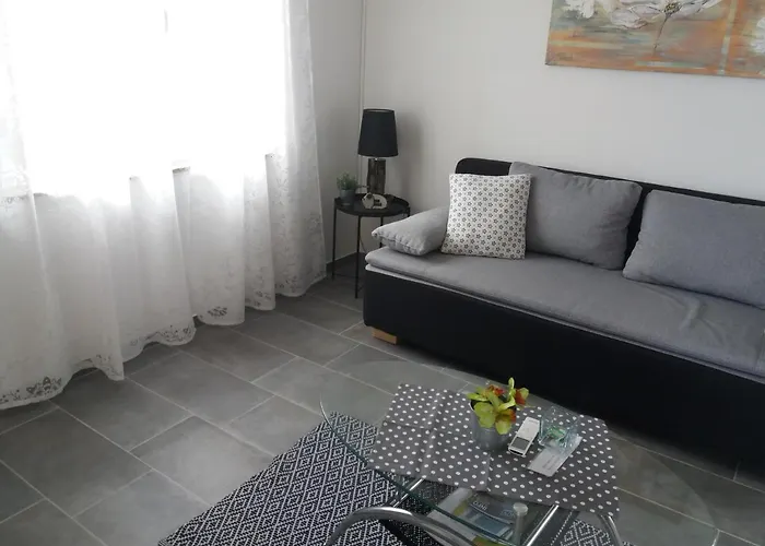 Nina Seaview Apartment *